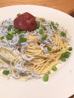 簡単!しらすと梅のガーリックパスタ-レシピのメイン写真