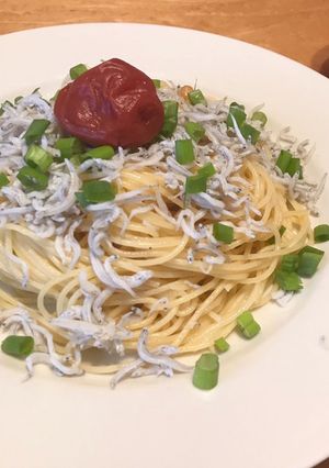 簡単!しらすと梅のガーリックパスタ-レシピのメイン写真