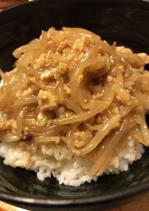 ピリ辛あんかけモヤシ丼-レシピのメイン写真