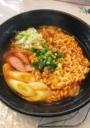 辛ラーメンでプデチゲ風-レシピのメイン写真