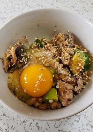 超簡単！鯖アボカドオクラ納豆和風ユッケ-レシピのメイン写真