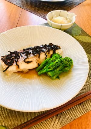 鯛の塩昆布蒸し～甘酢大根おろし添え～-レシピのメイン写真