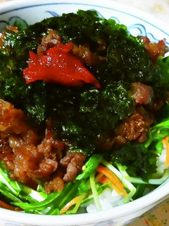 簡単☆チョレギサラダと焼肉で丼ぶり♪絶品-レシピのメイン写真