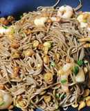 海老と揚げ玉の蕎麦炒め(調味料1つ！)