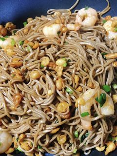 海老と揚げ玉の蕎麦炒め(調味料1つ!)-レシピのメイン写真