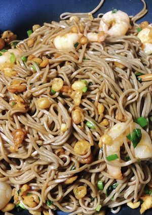 海老と揚げ玉の蕎麦炒め(調味料1つ！)-レシピのメイン写真