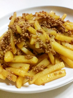 合い挽き肉とジャガイモの炒め物-レシピのメイン写真