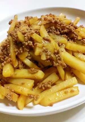 合い挽き肉とジャガイモの炒め物-レシピのメイン写真