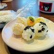ラップで簡単♪ひとくちキャンディおにぎり