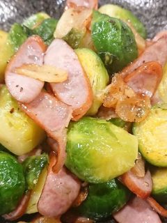 お酒がすすむ!芽キャベツのペペロンチーノ-レシピのメイン写真