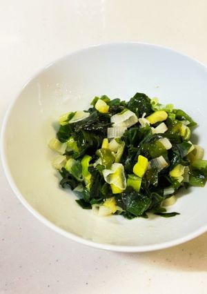 お手軽　ワカメおつまみサラダ-レシピのメイン写真