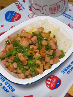 ウインナーのガーリックチーズ丼-レシピのメイン写真