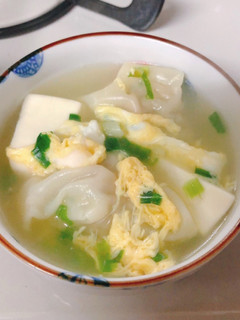 簡単❤豆富と玉子のスープ(餃子入り)-レシピのメイン写真