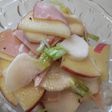 カブとリンゴとハムの簡単サラダ