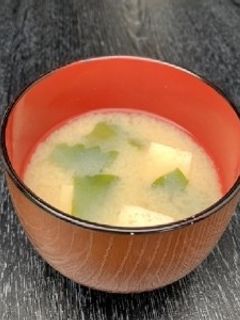 志学のおだしdeわかめと豆腐のお味噌汁-レシピのメイン写真