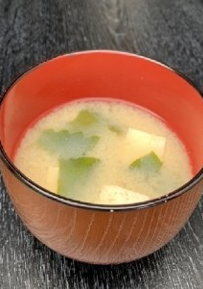 志学のおだしdeわかめと豆腐のお味噌汁-レシピのメイン写真