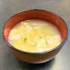 รูปของ 志学のおだしde豆腐と卵のスープ