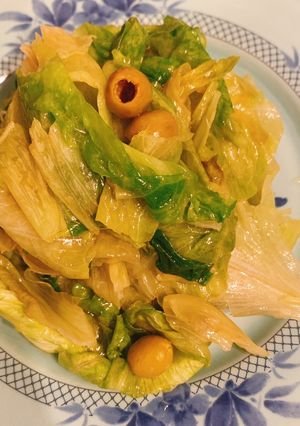 蒸しレタスのオリーブ和え-レシピのメイン写真