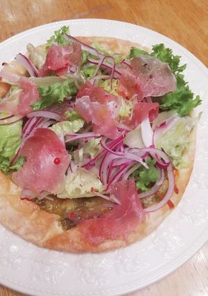 市販ピザ 生ハムサラダ-レシピのメイン写真