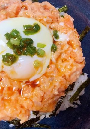 「ザ丼」の月見さけとろ丼-レシピのメイン写真