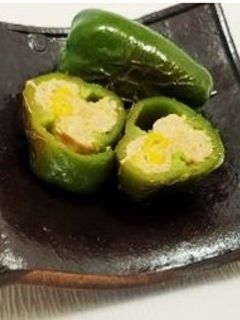 丸ごとピーマンの肉詰め蒸し焼き-レシピのメイン写真