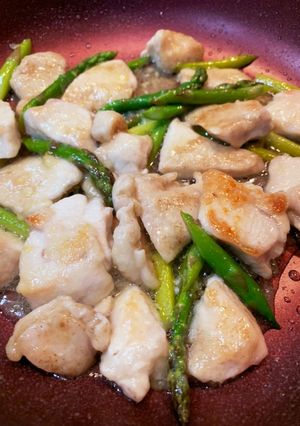 簡単！美味☆鶏肉とアスパラのさっぱり炒め-レシピのメイン写真