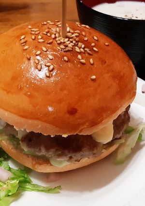 バンズもパテも手作り！ハンバーガー-レシピのメイン写真