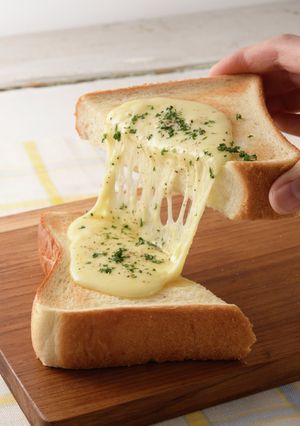 ラクレットチーズトースト-レシピのメイン写真