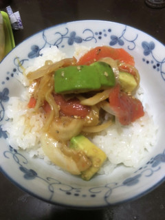 簡単!アボカドスモークサーモン漬け丼-レシピのメイン写真
