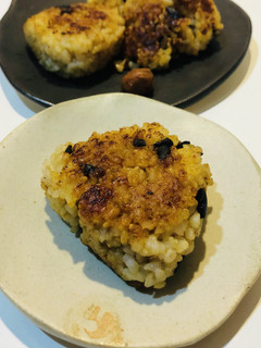 黒にんにく焼きおにぎりバター醤油風味-レシピのメイン写真