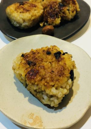 黒にんにく焼きおにぎりバター醤油風味-レシピのメイン写真
