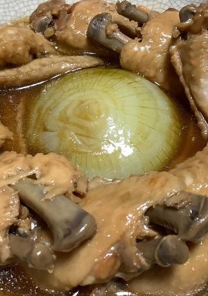 玉ねぎ丸ごと♪圧力鍋で手羽先の甘酢煮込み-レシピのメイン写真