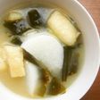 長いも・ワカメのお味噌汁♪シャキツル食感