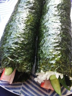 カニカマきゅうりアボカド青じその恵方巻き-レシピのメイン写真