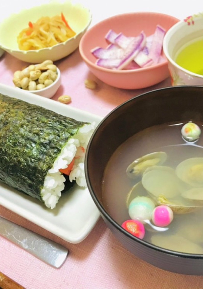 節分に恵方巻き・太巻メインの夕飯です-レシピのメイン写真