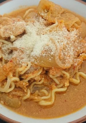 余ったキムチ鍋でキムチーラーメン-レシピのメイン写真