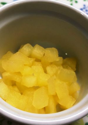 【離乳食 中期以降】角切りりんご-レシピのメイン写真