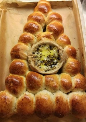 丸パンと焼きカマンベールのツリー-レシピのメイン写真