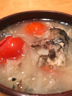 サバ缶で☆さばとトマトのガーリック味噌汁-レシピのメイン写真