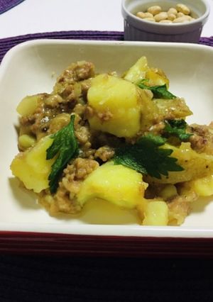 粗挽き肉とじゃがいものほっこり煮-レシピのメイン写真