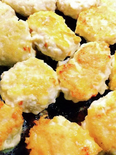 おやつ、おつまみに鶏バーグ(チーズ味)-レシピのメイン写真