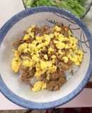 作り置き可☆ツナ缶そぼろと炒り卵の2色丼