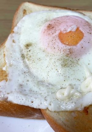 目玉焼き食パン-レシピのメイン写真