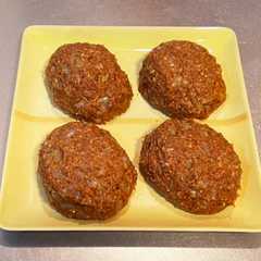รูปของ カレー風味のハンバーグ
