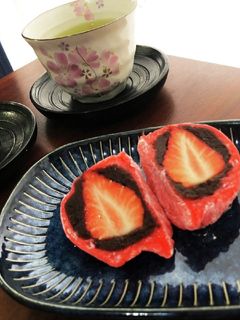 レンジで作る☆甘酸っぱい苺大福♪-レシピのメイン写真