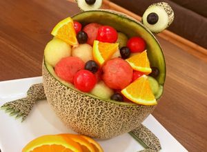 カエルさんメロンでフルーツポンチ-レシピのメイン写真