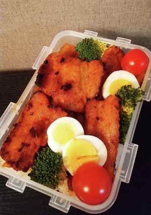 お弁当(2/5)ヤンニョムポーク-レシピのメイン写真