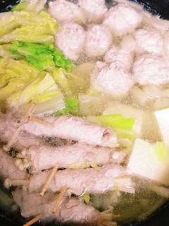 蓮根つみれと肉巻きえのきの塩糀鍋-レシピのメイン写真