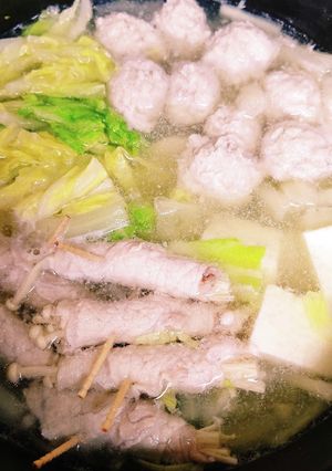 蓮根つみれと肉巻きえのきの塩糀鍋-レシピのメイン写真