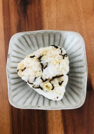 ☆食感抜群！簡単塩昆布おにぎり☆-レシピのメイン写真